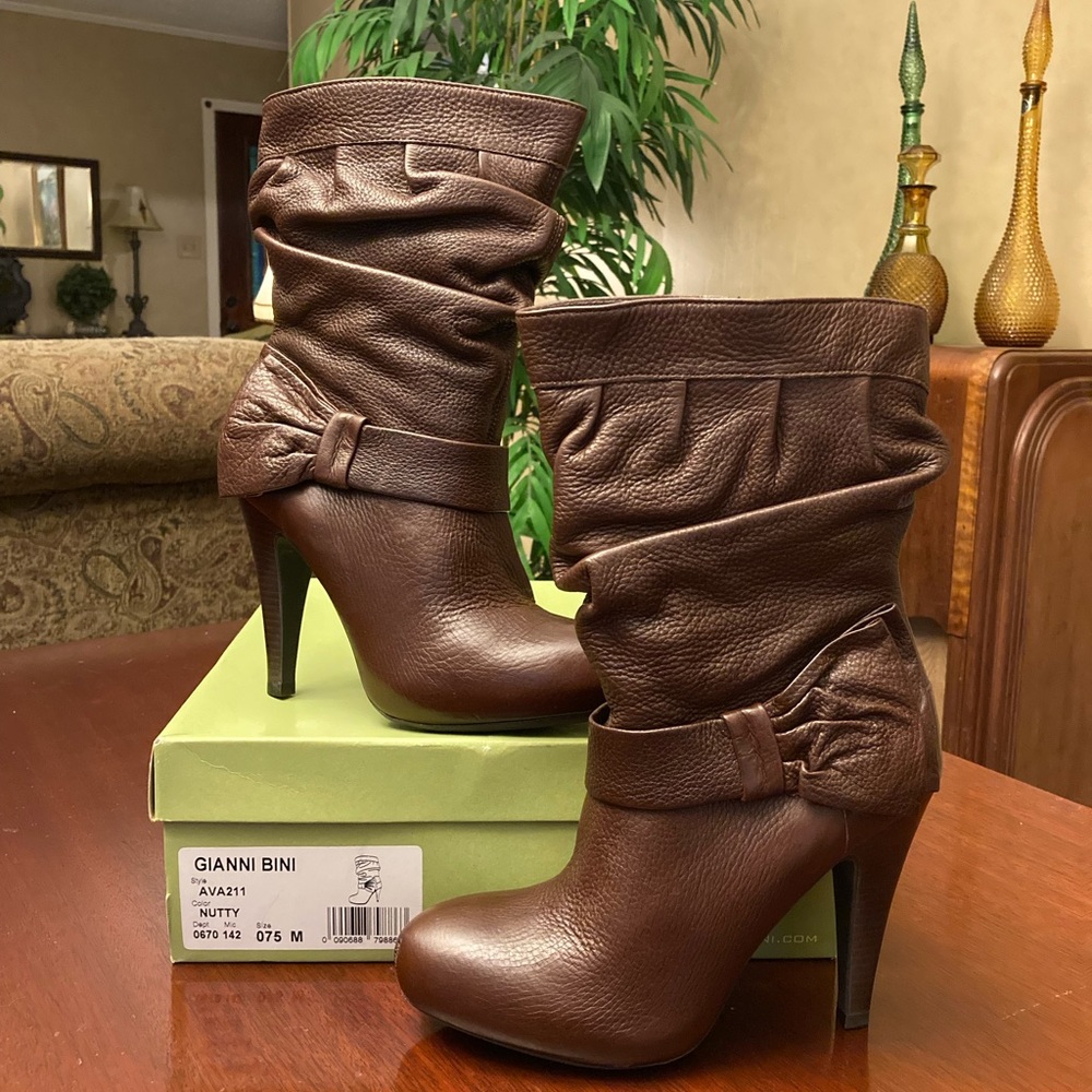 Gianni Bini Brown leather Heeled Boots with Ruched Design size 7.5